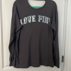 Long sleeve VS T-shirt.